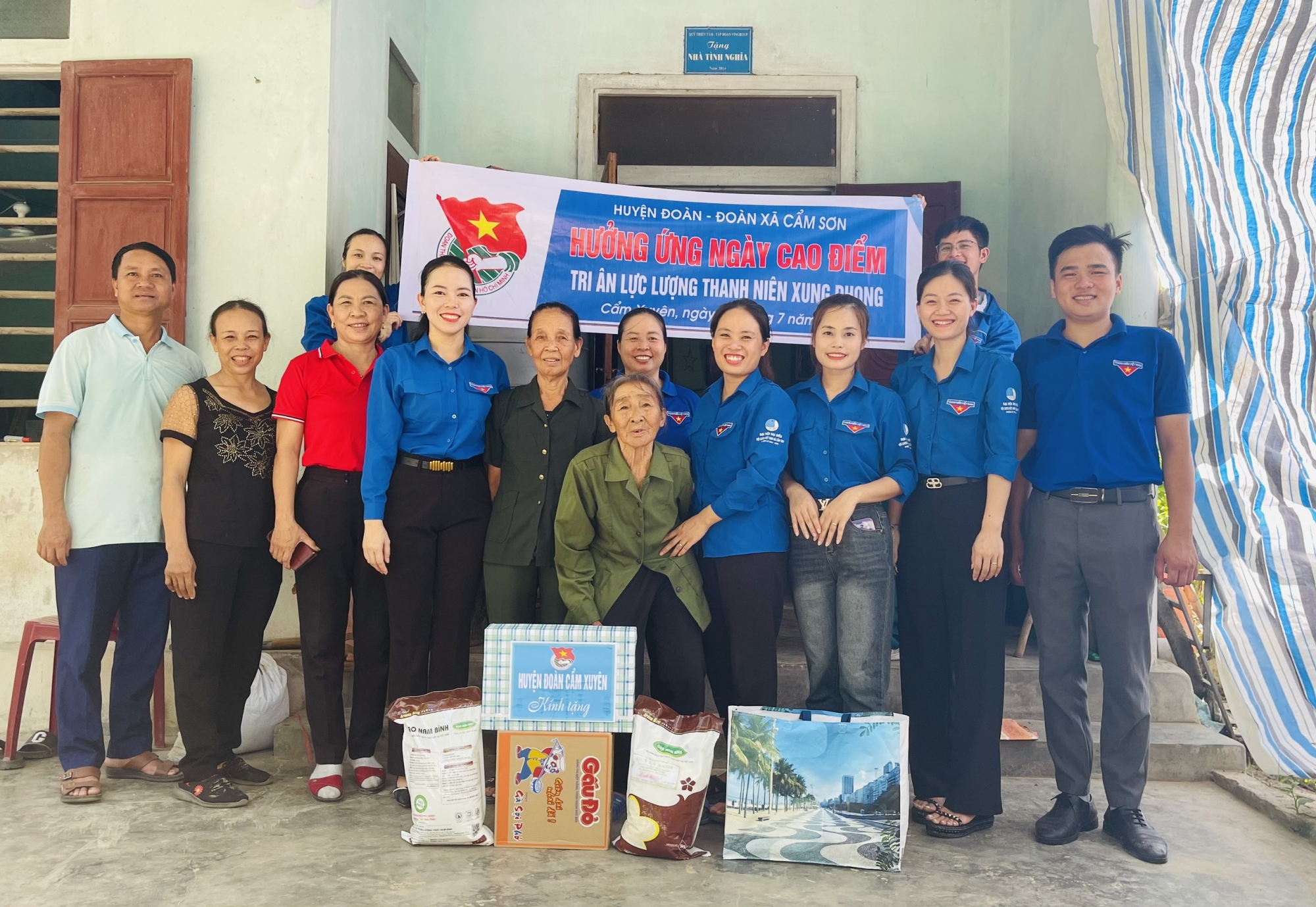 ẤM ÁP “BỮA CƠM NGHĨA TÌNH” - TRI ÂN LỰC LƯỢNG THANH NIÊN XUNG PHONG